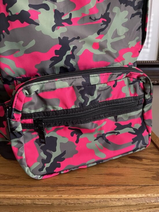 NWT Badgley Mischka Pink Camo Nylon  Backpack w/ Removable Belt Bag‎ Colorful main image 11